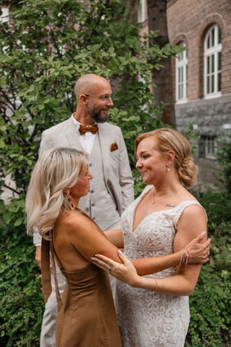 Dekoration und Details einer freien Trauung in der Alten Maschinenhalle Solingen